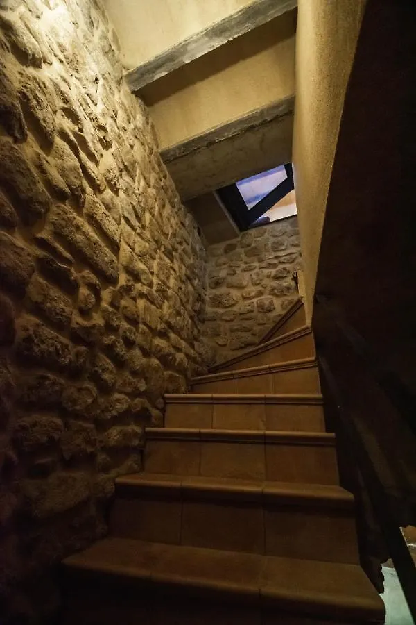 Cal Negret Rural Apartments Alos de Balaguer
